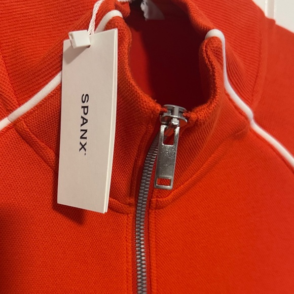 SPANX Exclusive: Poppy Color AirEssentials® Pique Sleeveless Mockneck (L) - Picture 6 of 10